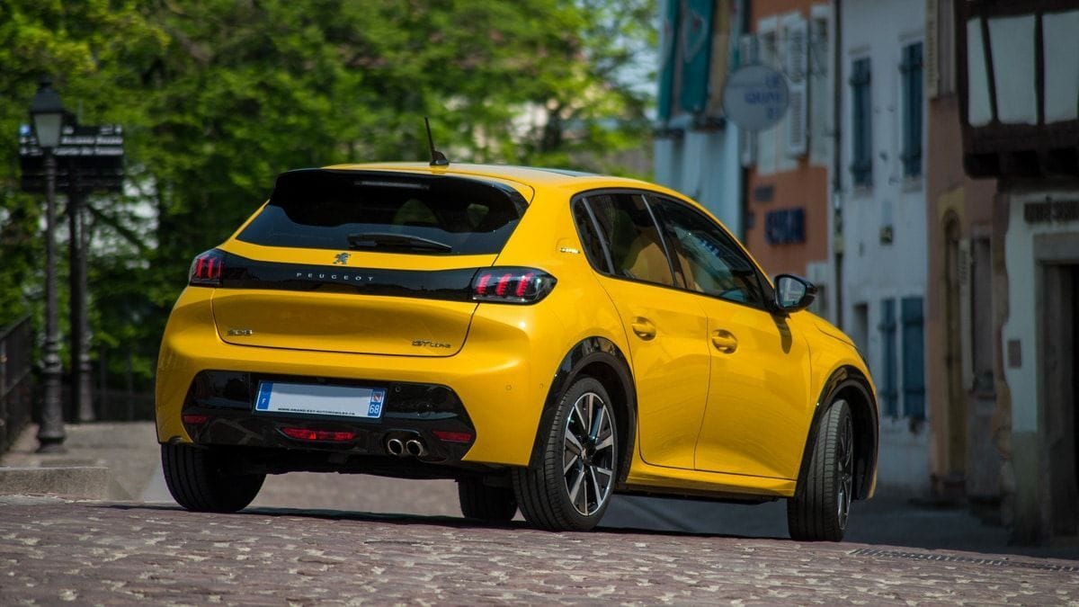 Peugeot 208 alquiler Peugeot 208 Fez