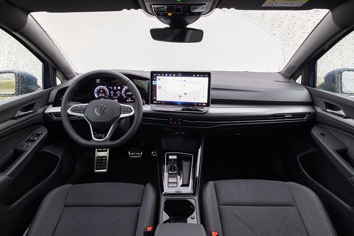 Volkswagen Golf 8 alquiler Volkswagen Golf 8 Fez